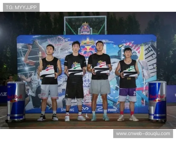 成都举办街头篮球三人赛，吸引百支队伍参赛